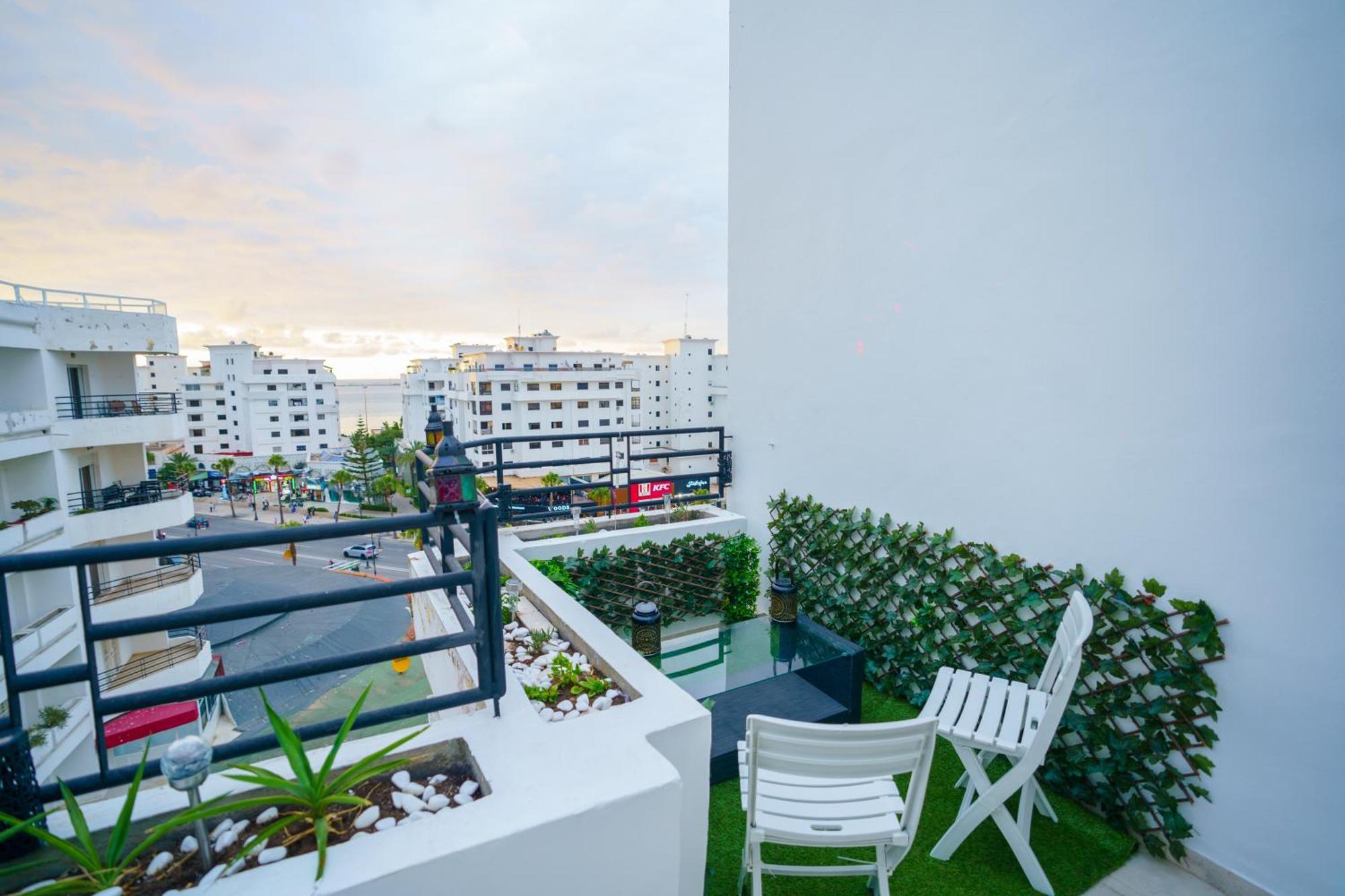 Bright Apartment With Sea View, Few Steps Away From The Tgv Tangier Bagian luar foto